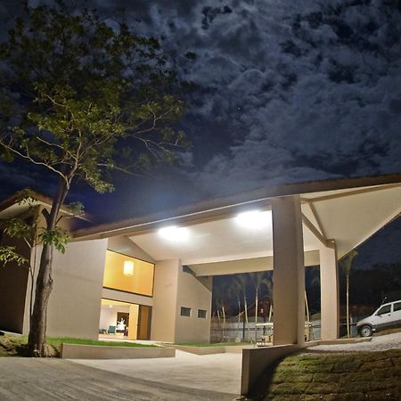 Nammbu Beach Front Bungalows ซามารา ภายนอก รูปภาพ
