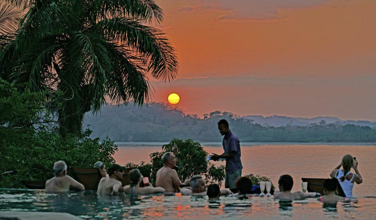 Nammbu Beach Front Bungalows ซามารา ภายนอก รูปภาพ